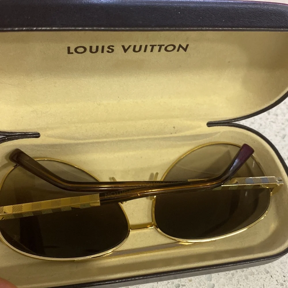 Louis Vuitton Aviator sunglasses - Picture 15 of 16